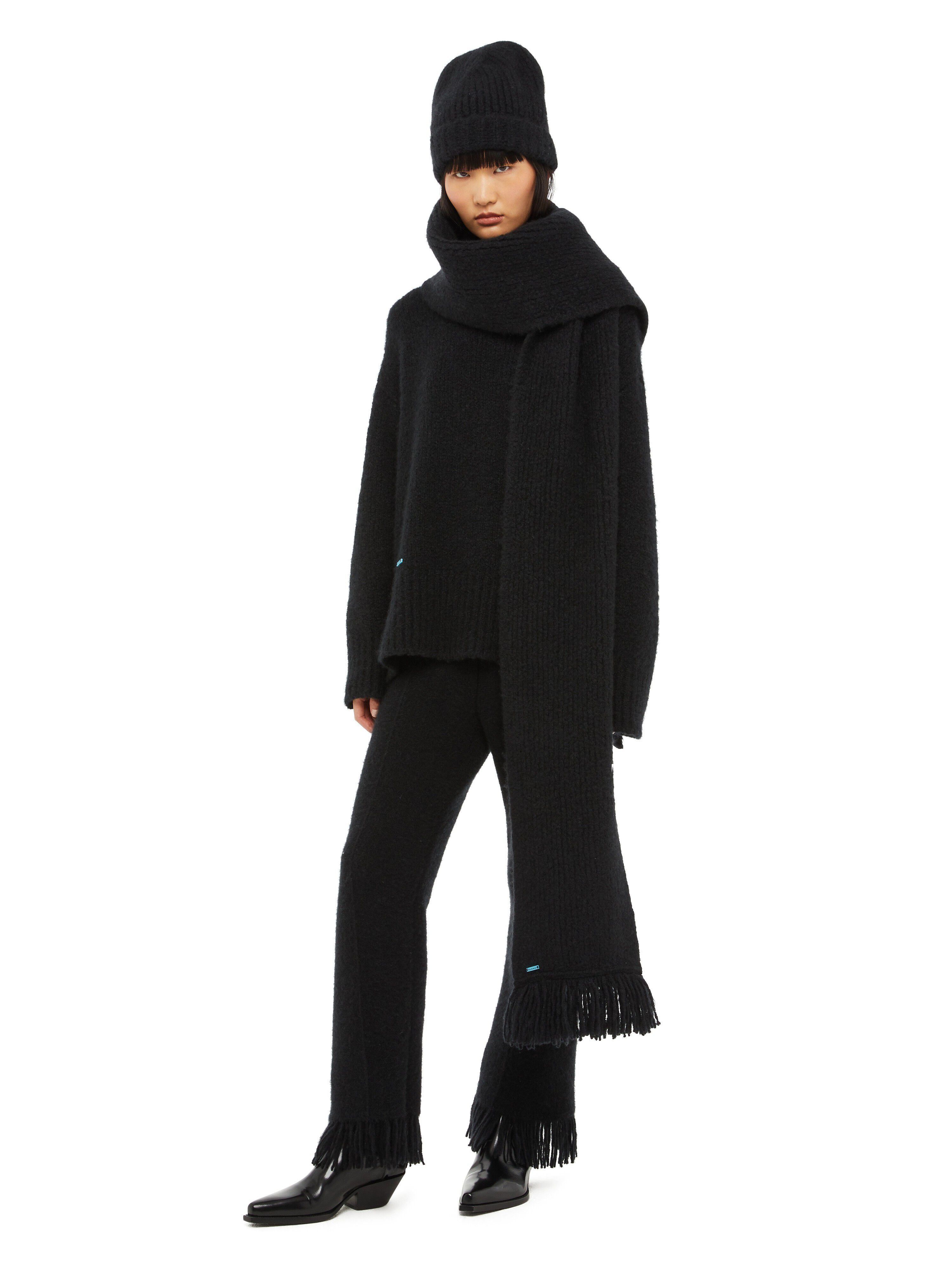 Alanui "A"Finest Scarf Black LWMA011F23KNI004